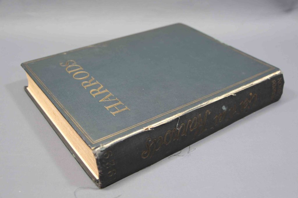 表紙が外れた本への保存修復処置 保存修復処置事例 株式会社conservation For Identity